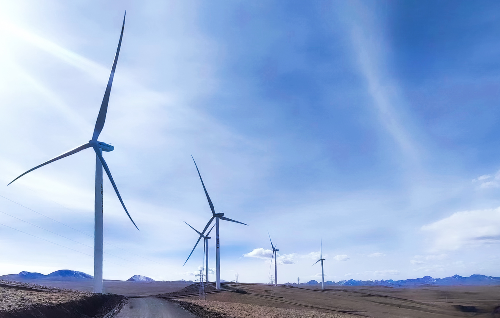 10天完成8台机组调试！！！抖圈机组再创超高海拔风电建设事业